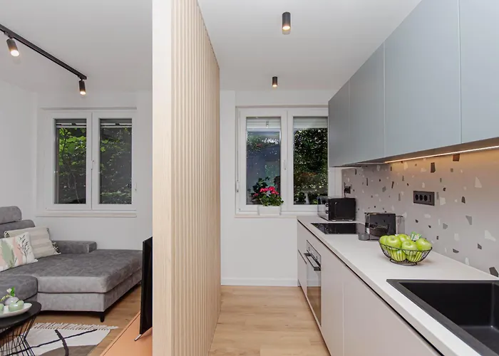 Apartment Mediterranean Bliss Near Old Town And