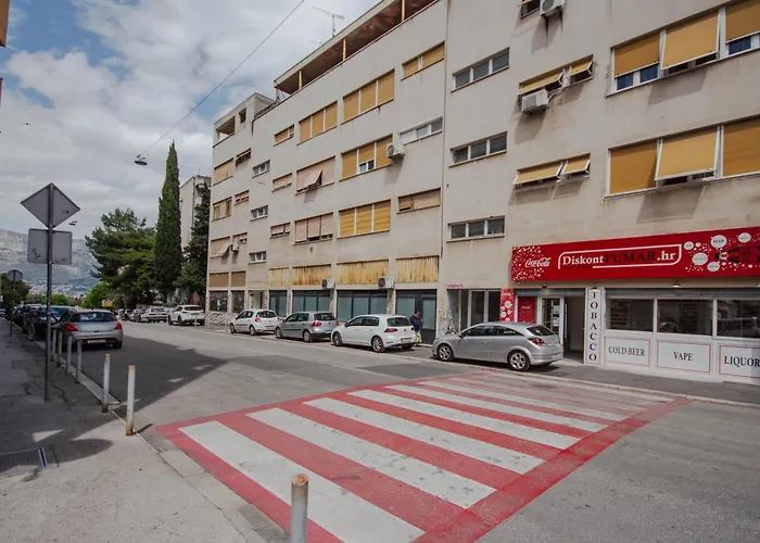 Apartment Mediterranean Bliss Near Old Town And