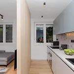 Apartment Mediterranean Bliss Near Old Town And